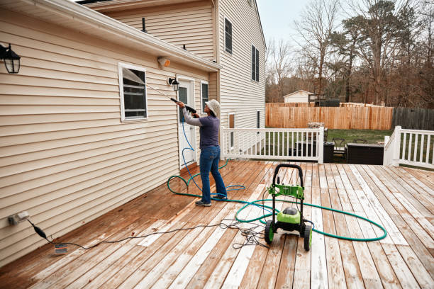Best Deck Pressure Washing  in Tamiami, FL